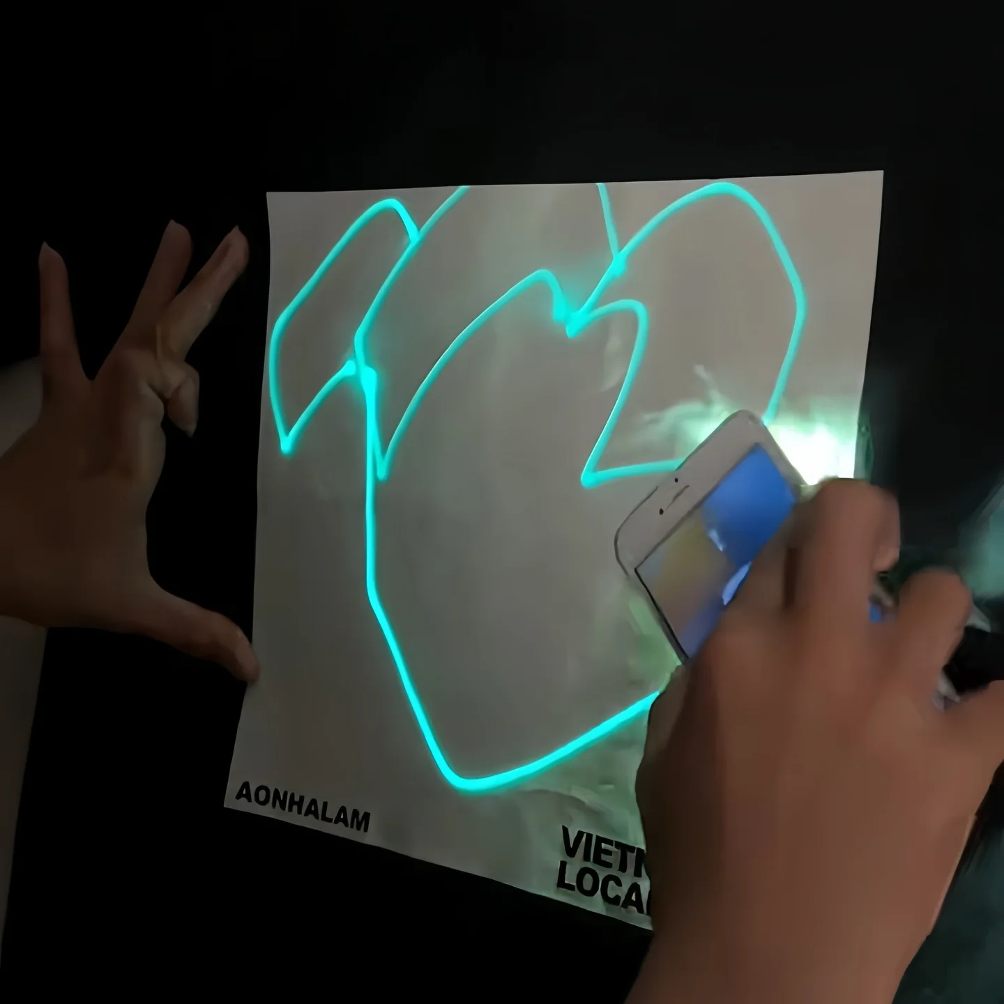 [GOLD] GlowCanvas Tee – Light-Activated Drawing T-Shirt - Image 4